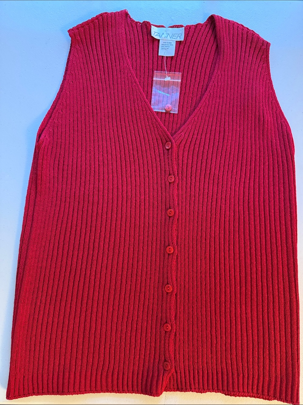 Tanner Classic Sleeveless Ribbed Button-Front Vest in Red Size Large
